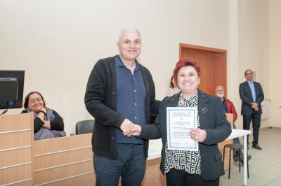 16 нови здравни медиатори успешно завършиха обучението си и получиха сертификати