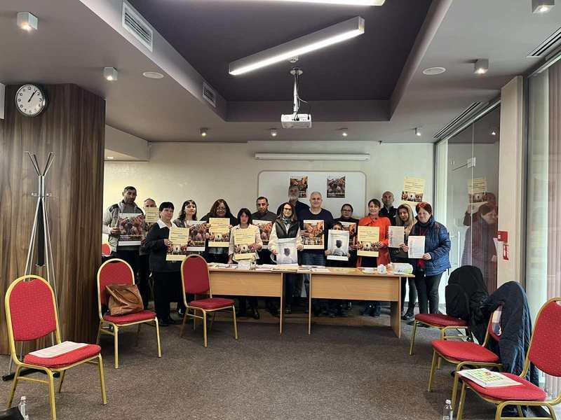 Health mediators start an information campaign for persuading in the benefits of the vaccines against Covid-19 in Roma neighbourhoods